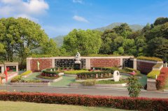 “不立碑，不占地”：我们选择让性命，以更浪漫的方式一连